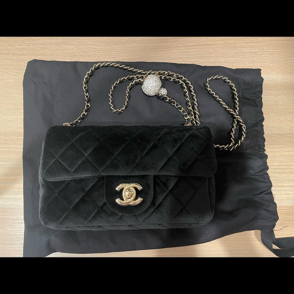 CHANEL Handbags - Chanel Pearl Crush Mini Rectangular Bag